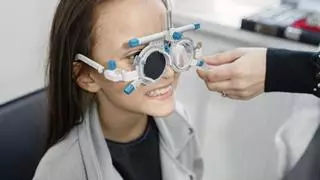 Gafas y lentillas gratis: estas son las personas a las que les corresponden