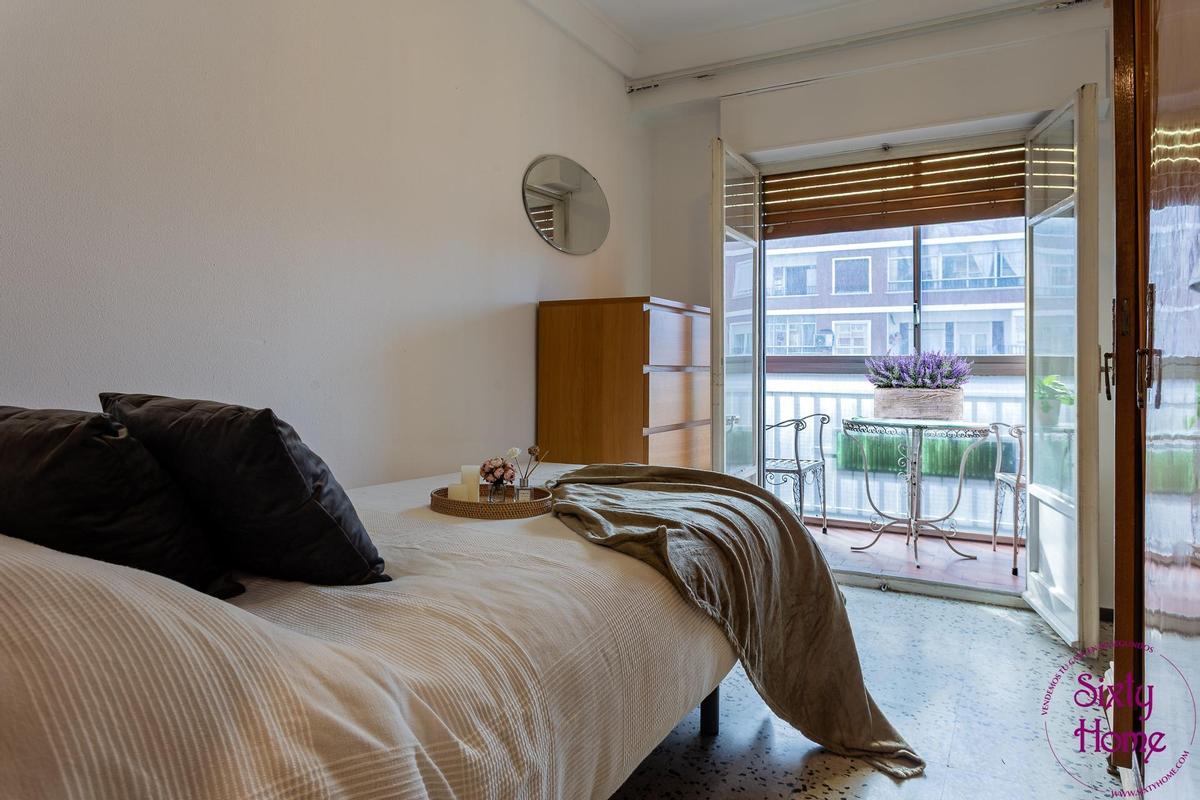 Una de las habitaciones del piso a la venta en Zaragoza por 182.000 euros