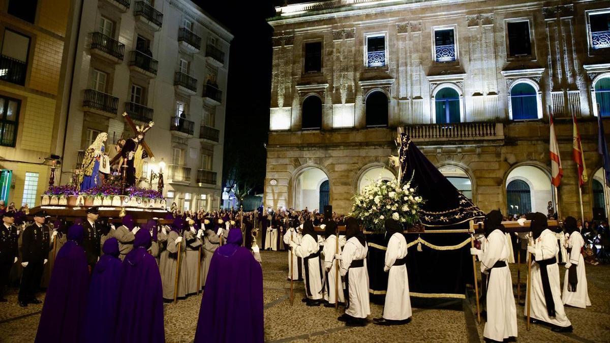 VÍDEO: Así fue la procesión del Encuentro en Gijón
