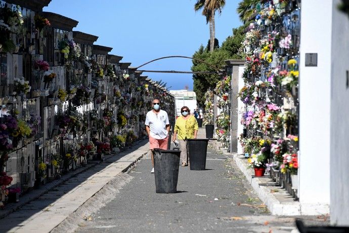 31 de octubre en el cementerio de San Lázaro