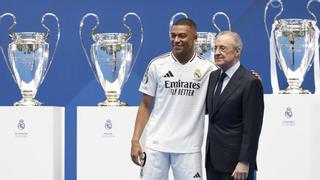 El 'rockstar' Mbappé desata la locura: "No sé qué hago aquí, debería estar estudiando las oposiciones"