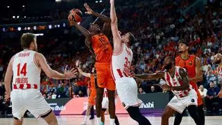 Valencia Basket se olvida de defender y deja escapar una ventaja de 28 puntos ante Olympiacos