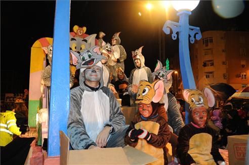 Los niños se encuentran con los Reyes Magos