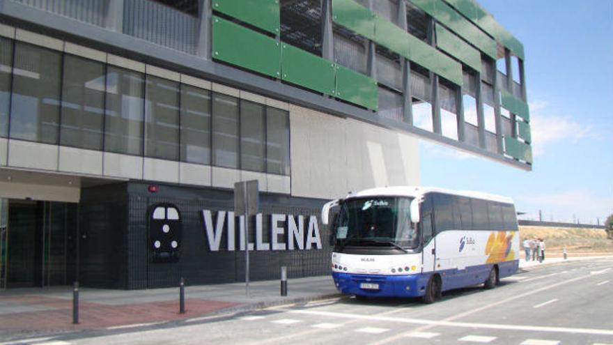 Los autobuses lanzadera accederán a la estación de Villena por la carretera de Pinoso. INMA ALCARAZ