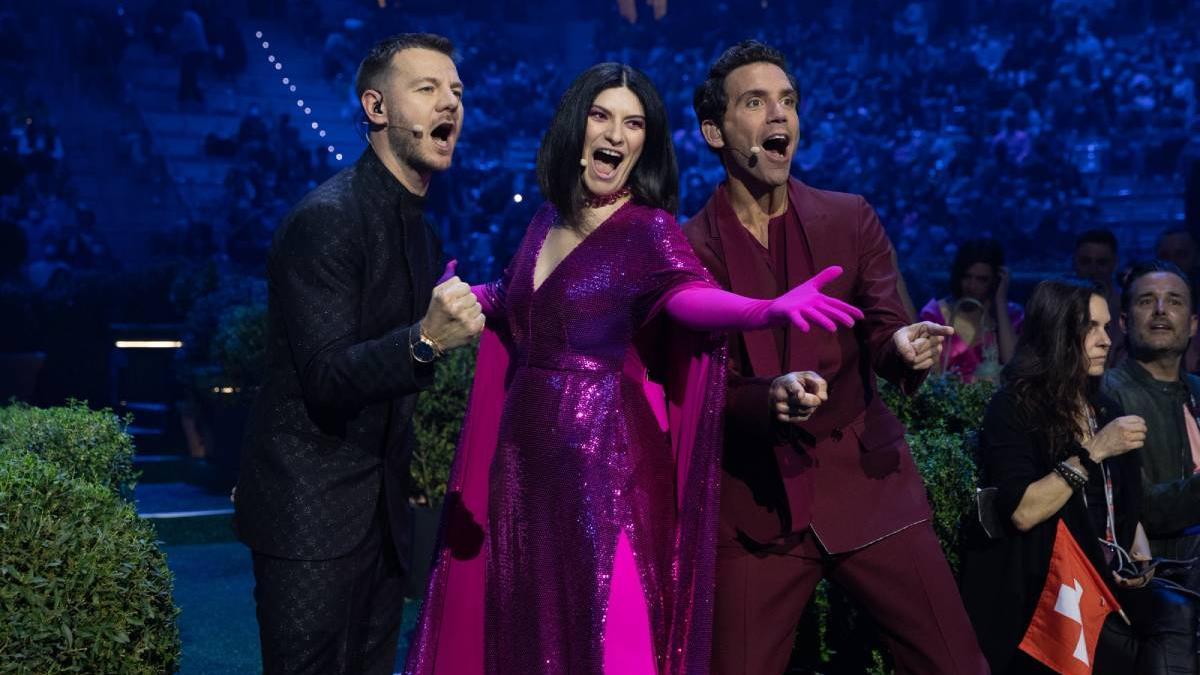 Laura Pausini, Mika y Alessandro Cattelan en Eurovisión 2022