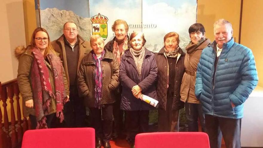 Carmen Fernández sigue al frente de los mayores de Amieva