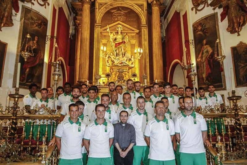 Ofrenda floral del Córdoba Cf a San Rafael