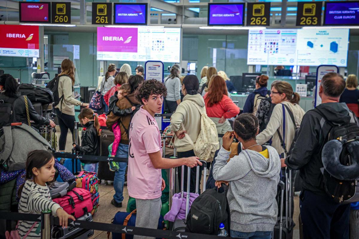 Iberia cancela 444 vuelos en Reyes por la huelga de los trabajadores