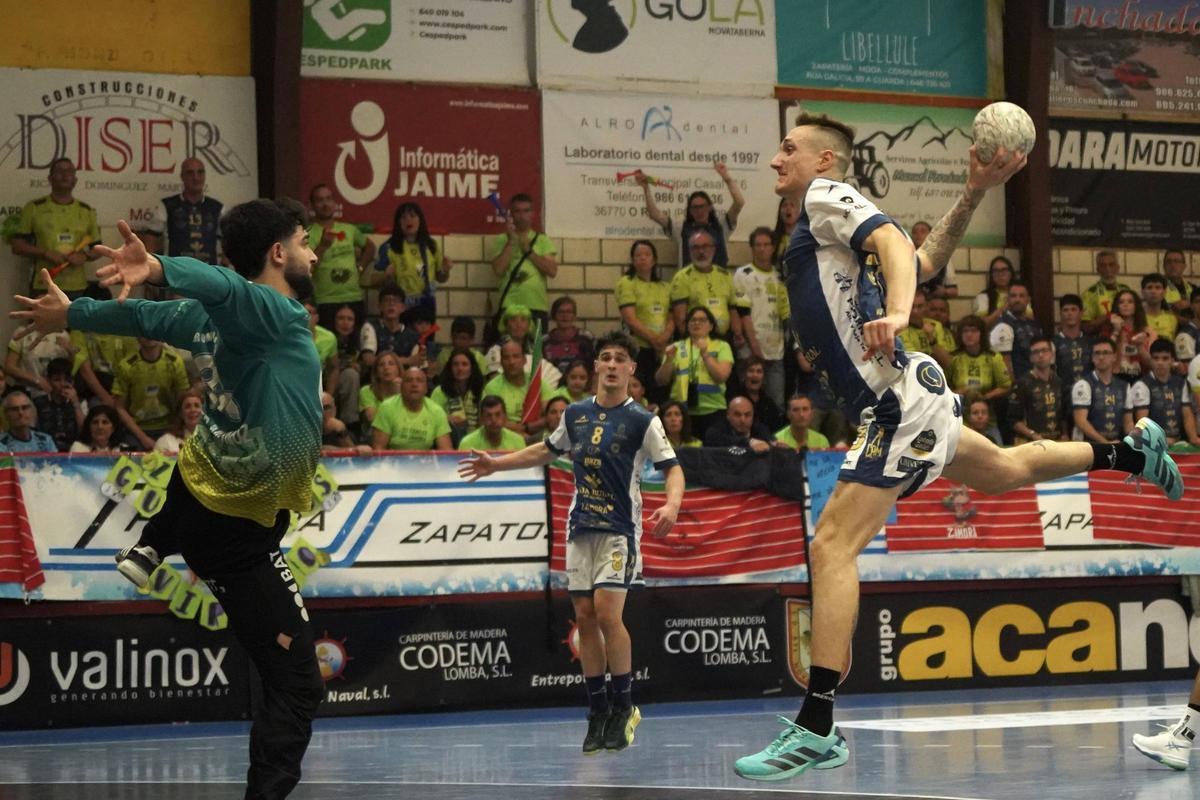 GALERÍA | Balonmano: Partido del BM Caja Rural Zamora contra el BM Romo