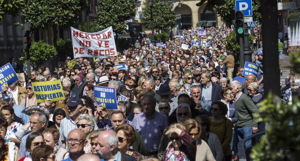 Miles de personas piden la eliminación del impuesto de sucesiones en Asturias