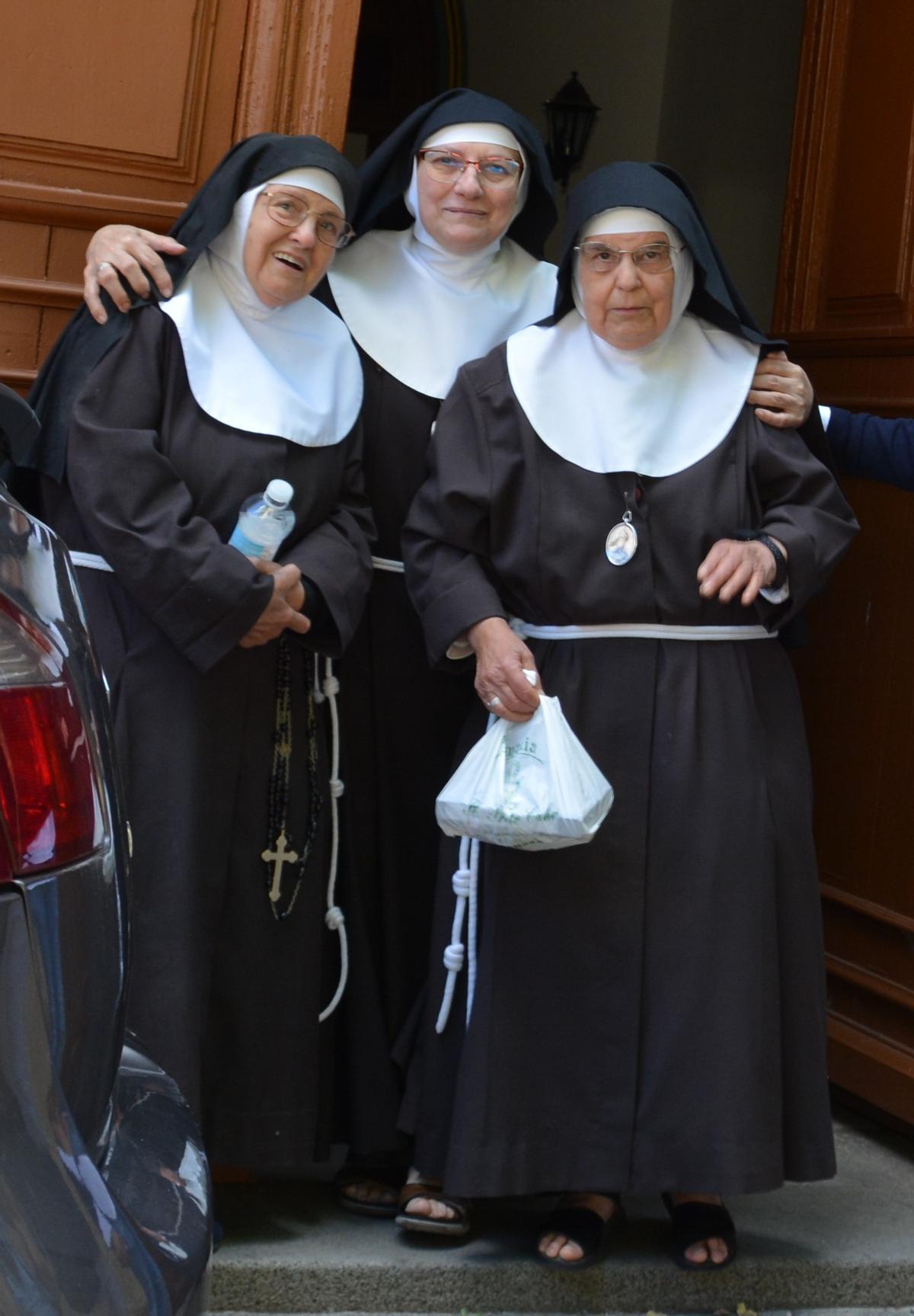 Últimas monjas Marinas, que abandonaron Zamora, rumbo a León, este sábado