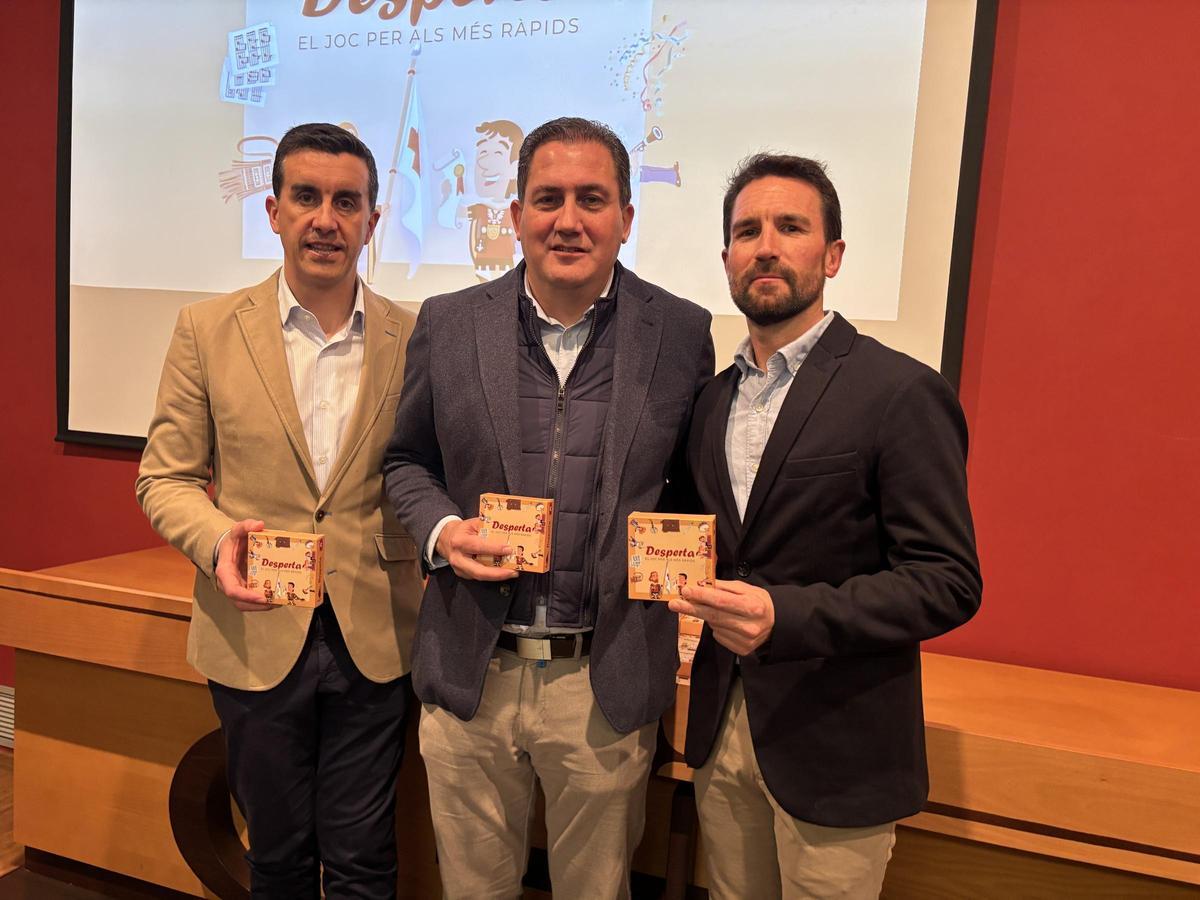 Cargos de Almogàvers en la presentación del juego de cartas "Desperta".