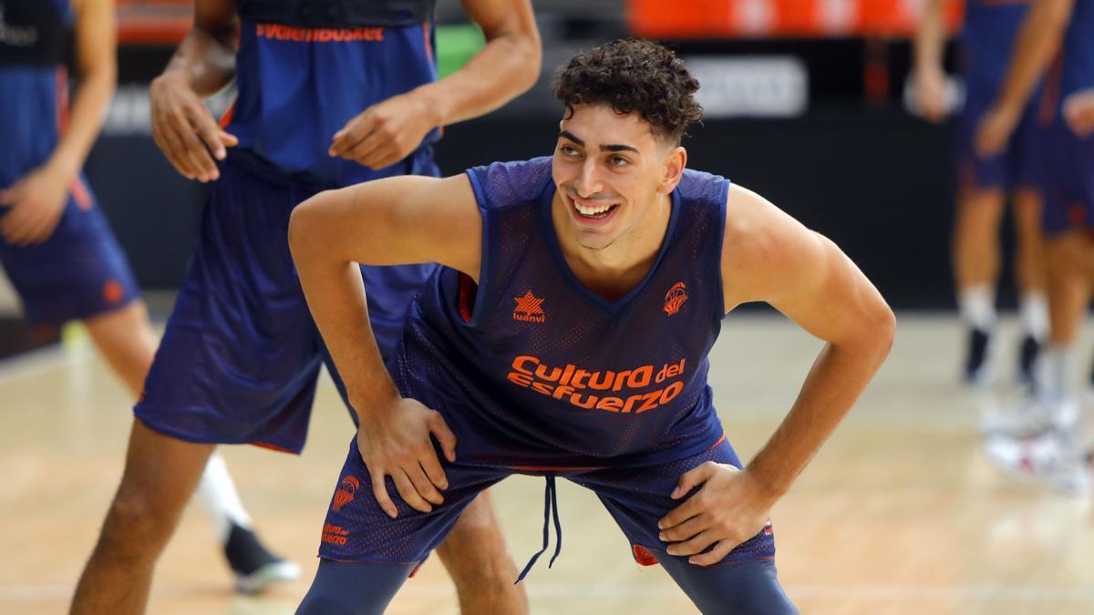 Josep Puerto, durante una sesión de entrenamiento en La Fonteta.