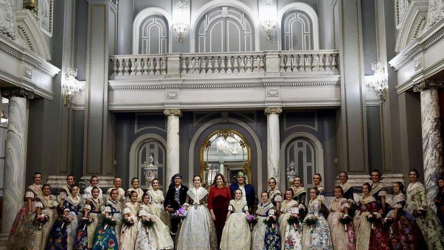 Así ha sido la Proclamación de Beatriz y Julia como Falleras Mayores de València 2027