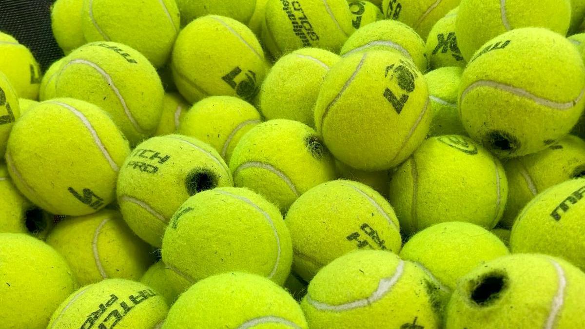 Pelotas de tenis.