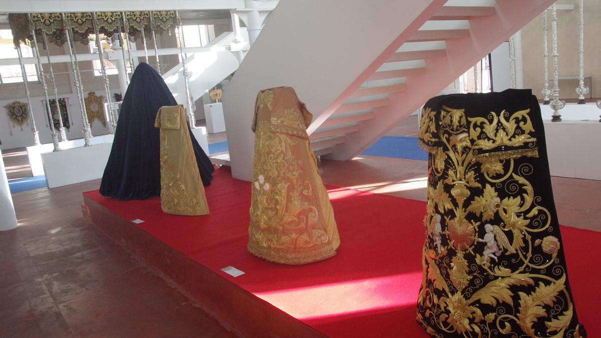 ‘Electa Vt Sol’ recoge una muestra mariana del patrimonio cofrade de Vélez-Málaga