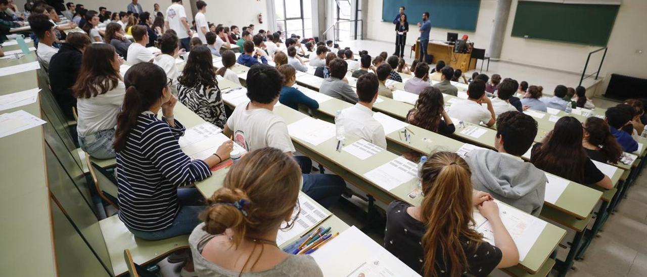 Estudiantes en la EBAU | LUISMA MURIAS