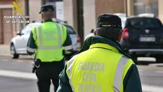 Aviso Guardia Civil: hasta 500 euros de multa por saltarte estas normas si viajas en coche