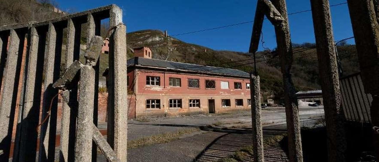 Estado actual de las instalaciones de La Soterraña, en el valle de Muñón.