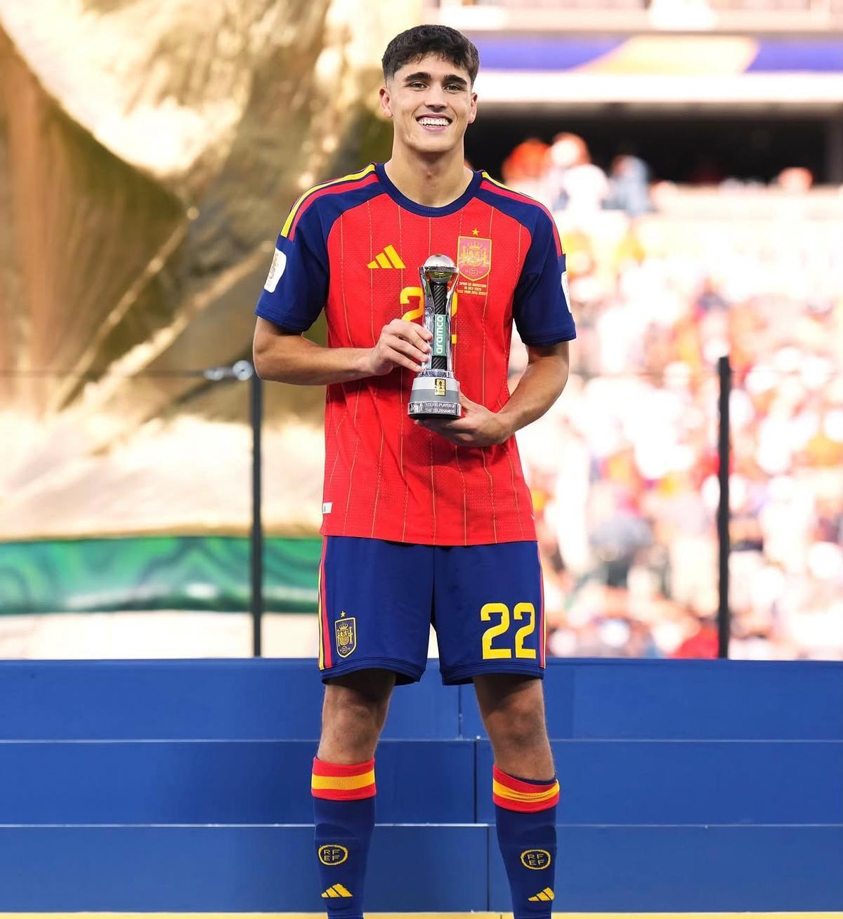 Pau Cubarsí, mejor jugador joven del Mundial