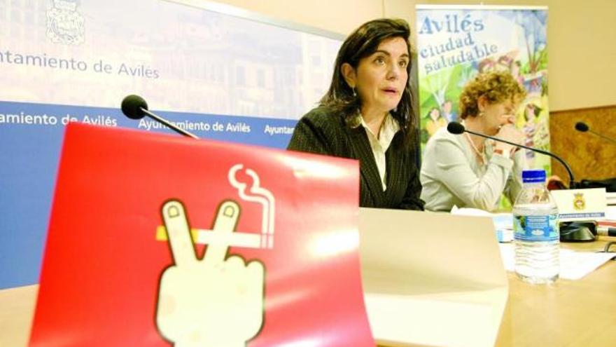 Yolanda Alonso y Amelia González, ayer, en la presentación de los actos.