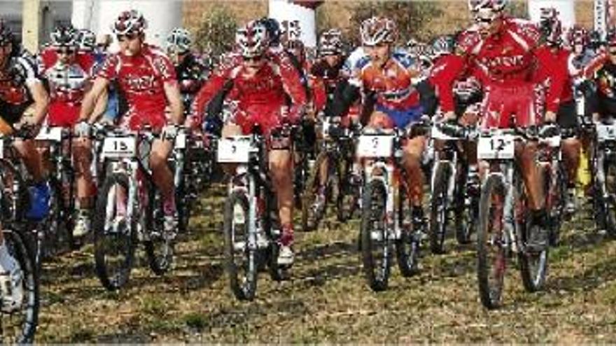 Uns 400 corredors van participar al campionat de Catalunya Marathon BTT en un recorregut entre Aguilar de Segarra i Rajadell