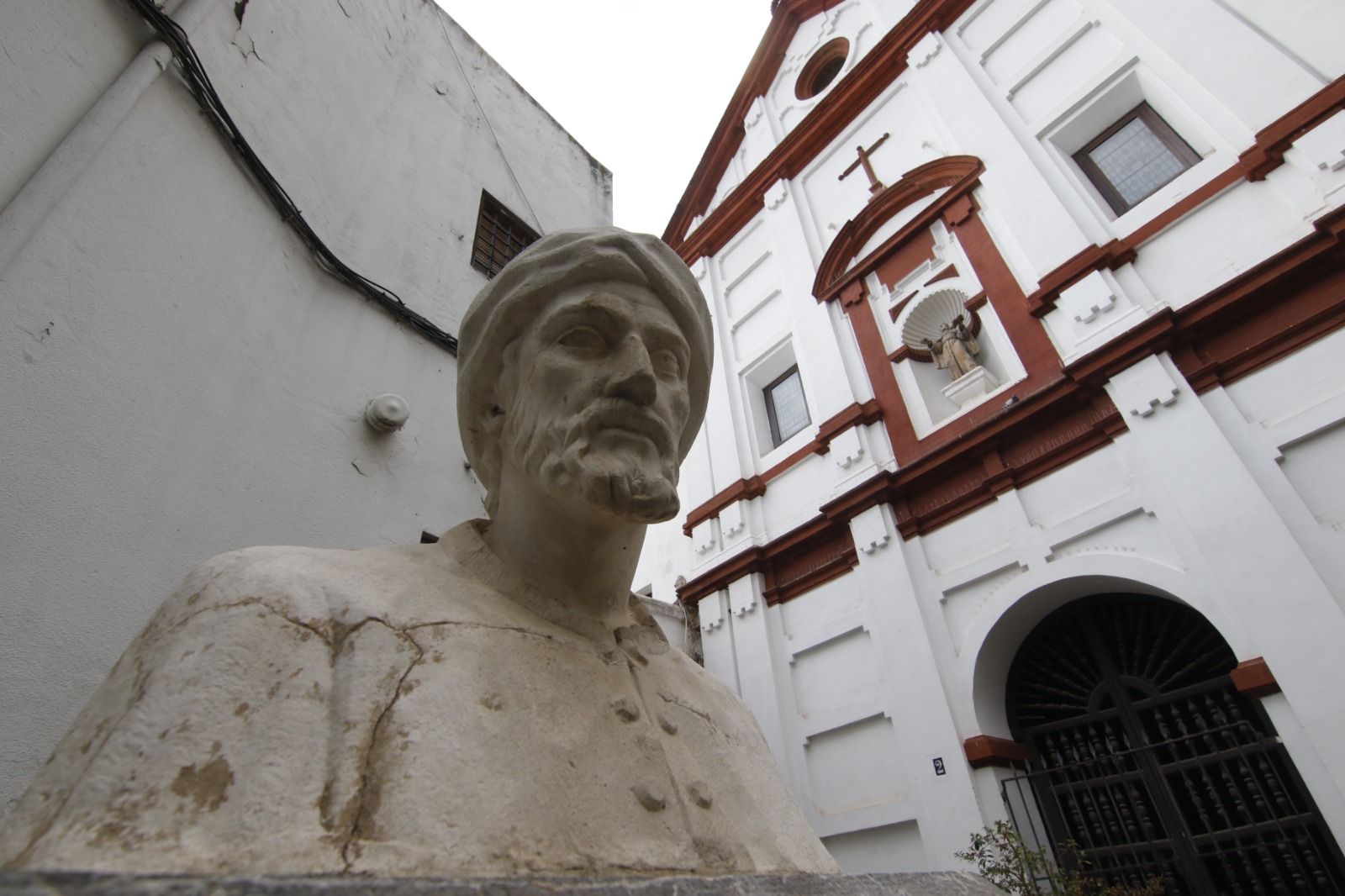 Paseo gráfico por las estatuas de Córdoba