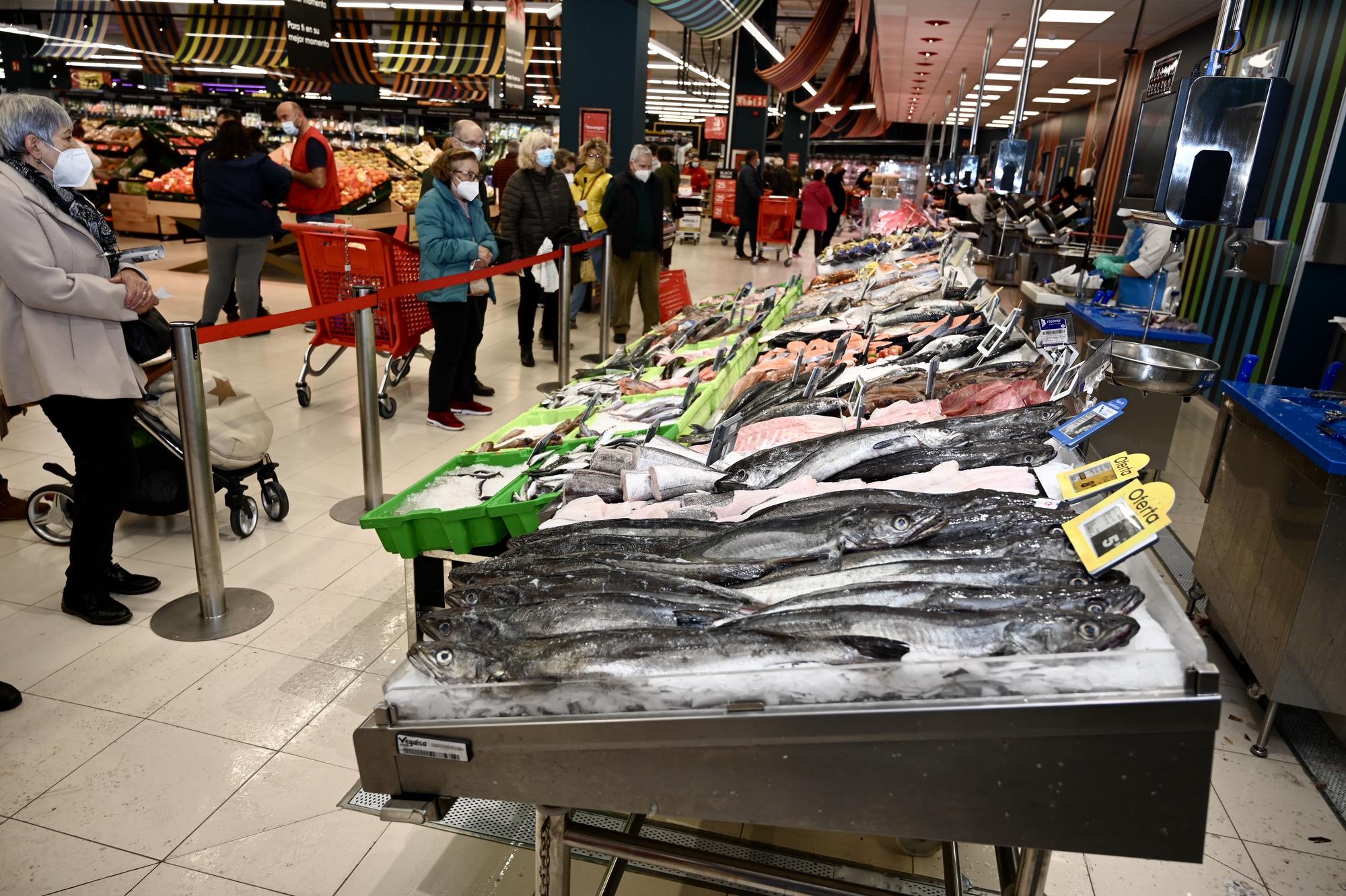 Nueva apertura de Hipermercado Eroski en el Centro Comercial de A Barca, Poio