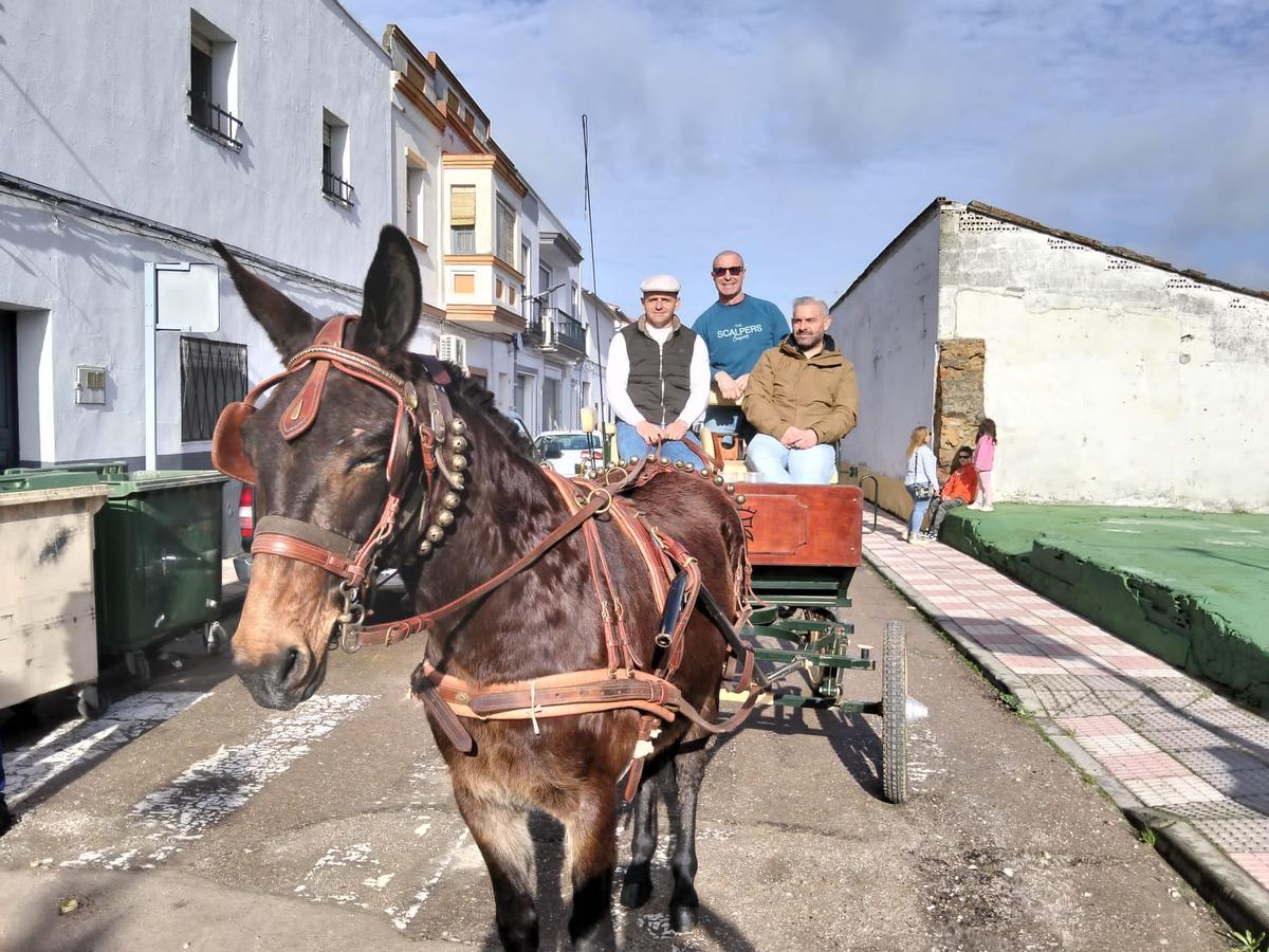 Madrigale y Escurial, en la provincia de Cáceres, celebran su Jueves de Comadres