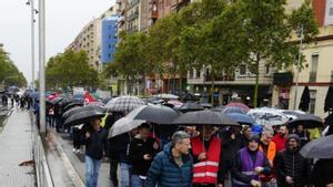 Patronal i sindicats estenen la mà per evitar una altra aturada