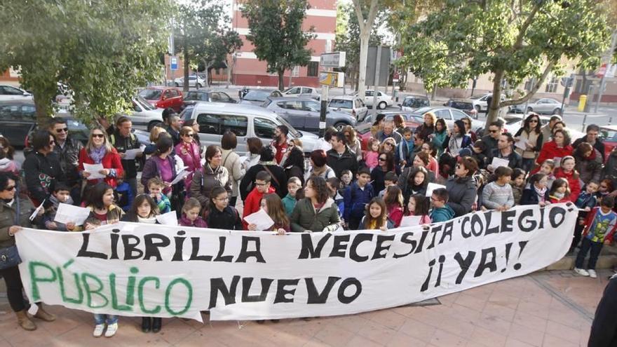 Una de las protestas de los vecinos de Librilla exigiendo un nuevo colegio.