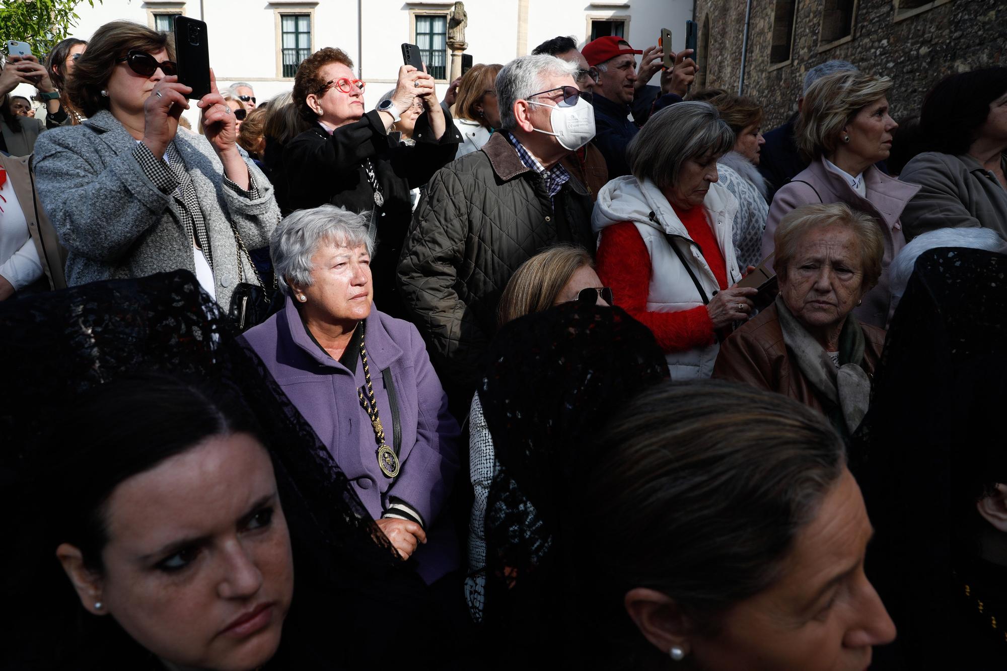 EN IMÁGENES: Emocionante sermón del Desenclavo y procesión del Santo Entierro