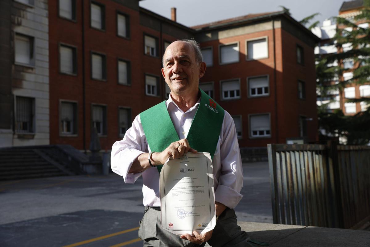 José Manuel Valdés Tamargo, graduado en la Universidad a sus 82 años