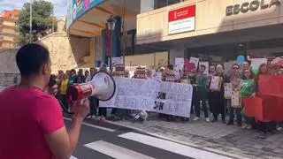 Profesores de la Escuela de Idiomas intensifican las protestas