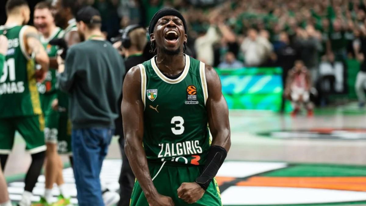 El brutal tapón de Sylvain Francisco a Diallo