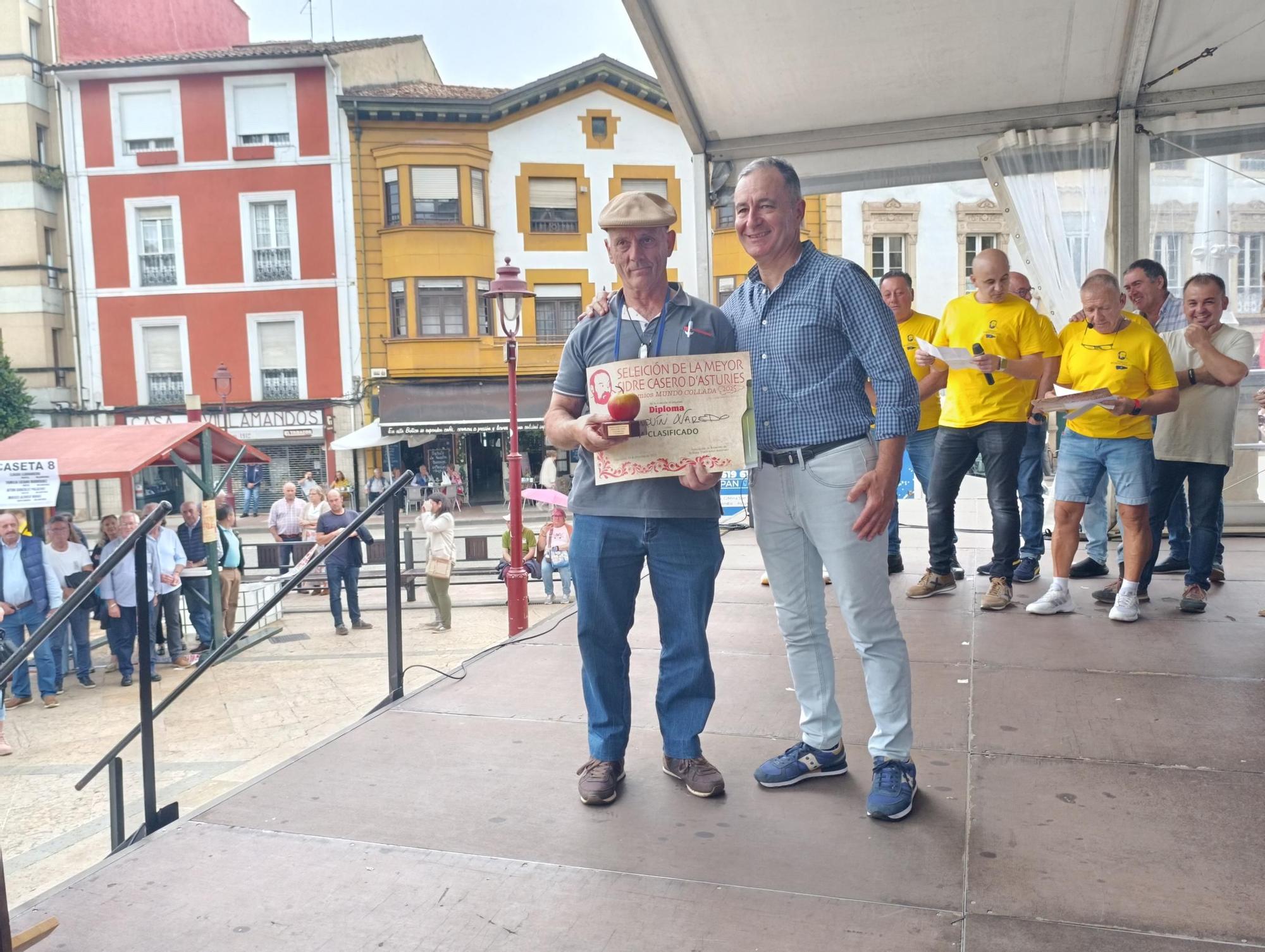 Héctor García, de Llanes,  gana la "champions" de la sidra casera en Villaviciosa