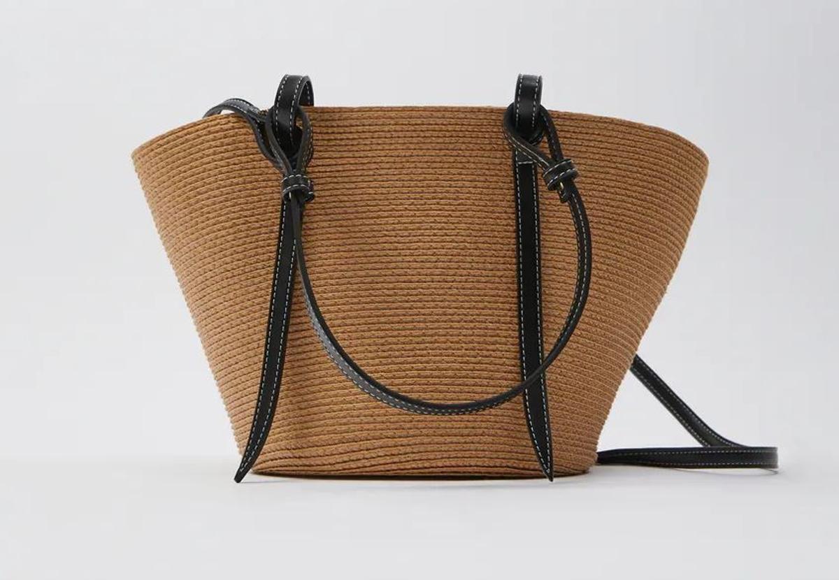 El bolso de 12 euros de Zara que podrás llevar a la terraza y a la playa -  Woman
