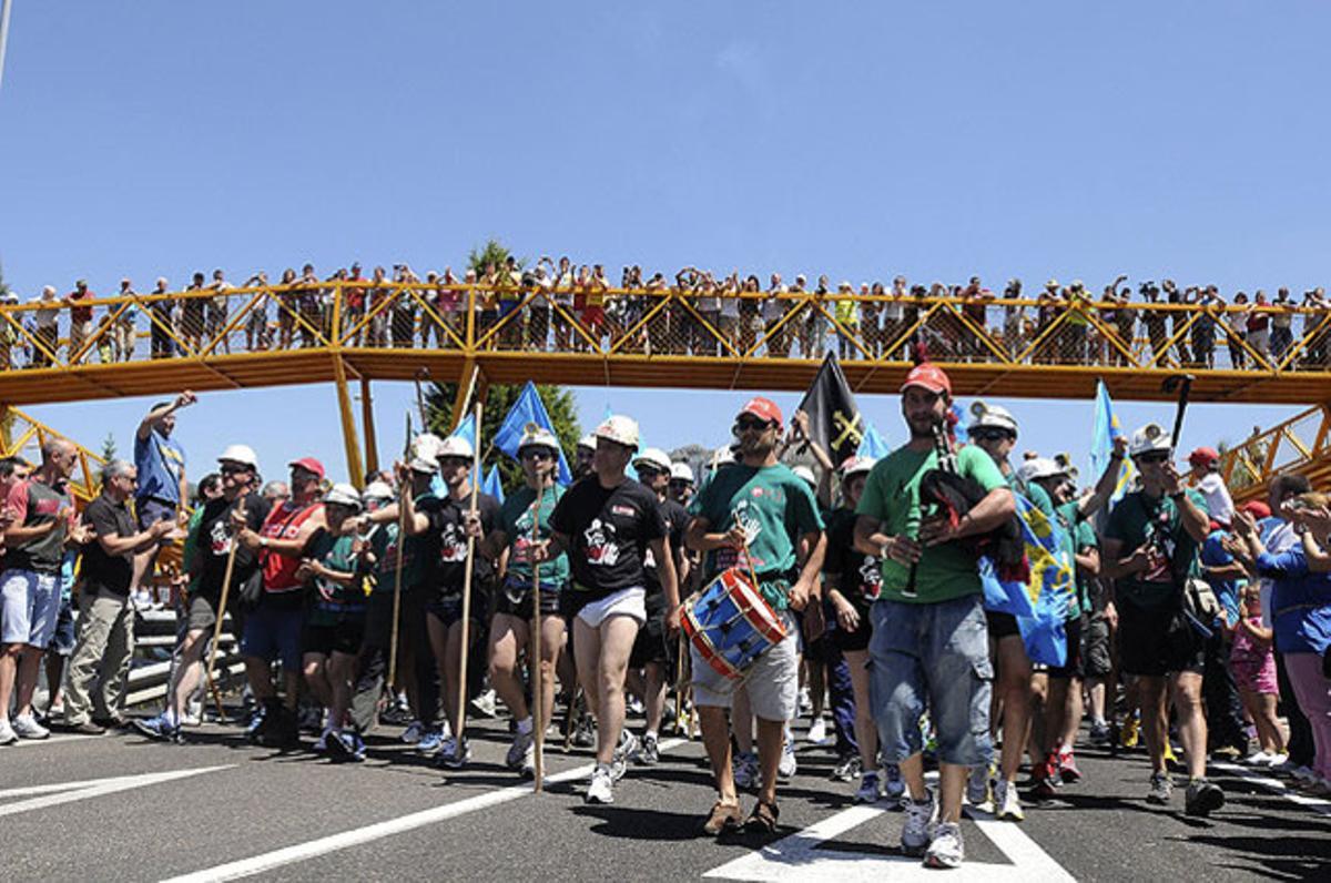 Arribada de la ’marxa del carbó’ a La Robla (Lleó) on s’han trobat els miners de Lleó i Astúries, que s’uneixen en la seva marxa cap a Madrid, on pretenen arribar eldia 11 de juliol.