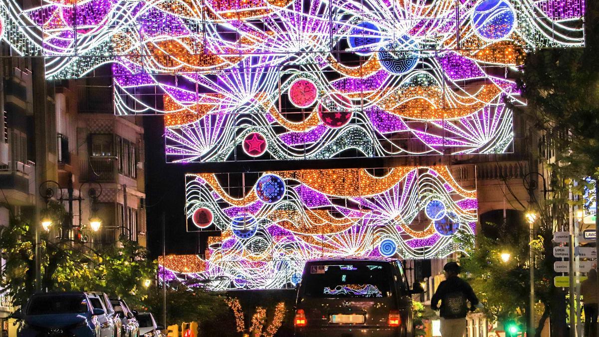 Iluminación navideña en Orihuela en una Navidad pasada.
