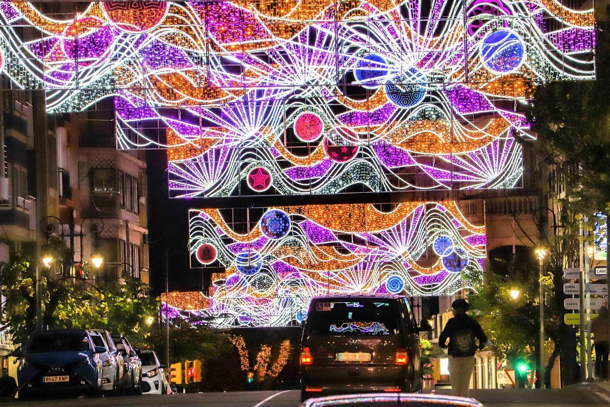 Iluminación navideña en Orihuela en una Navidad pasada.