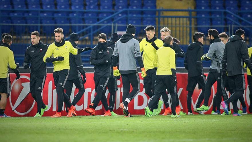 El Celta, entrenando en el Metalist Stadium // EFE