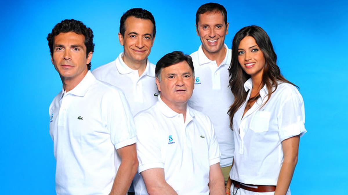 Sara Carbonero, en la presentació de l’equip de Telecinco per al Mundial, amb Amor, JJ Santos, Camacho i Paco González.