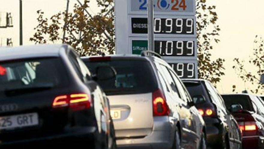 Las gasolineras independientes venden los carburantes hasta 5 céntimos más baratos