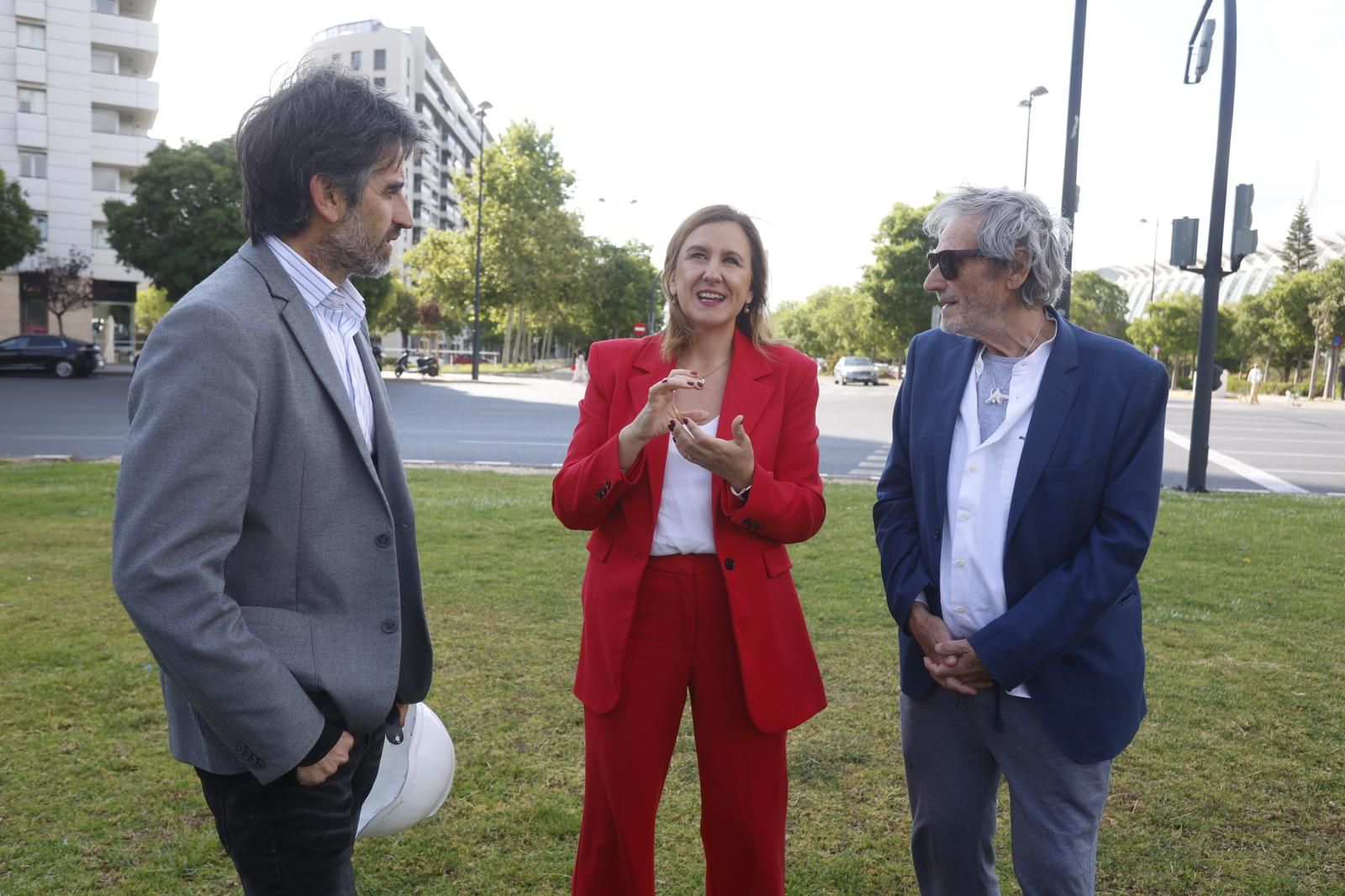 Catalá visita El Parotet junto a su creador, Miquel Navarro