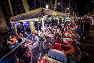 Denuncia masiva a las terrazas de la Rambla de Barcelona: hasta tres veces más mesas de las permitidas