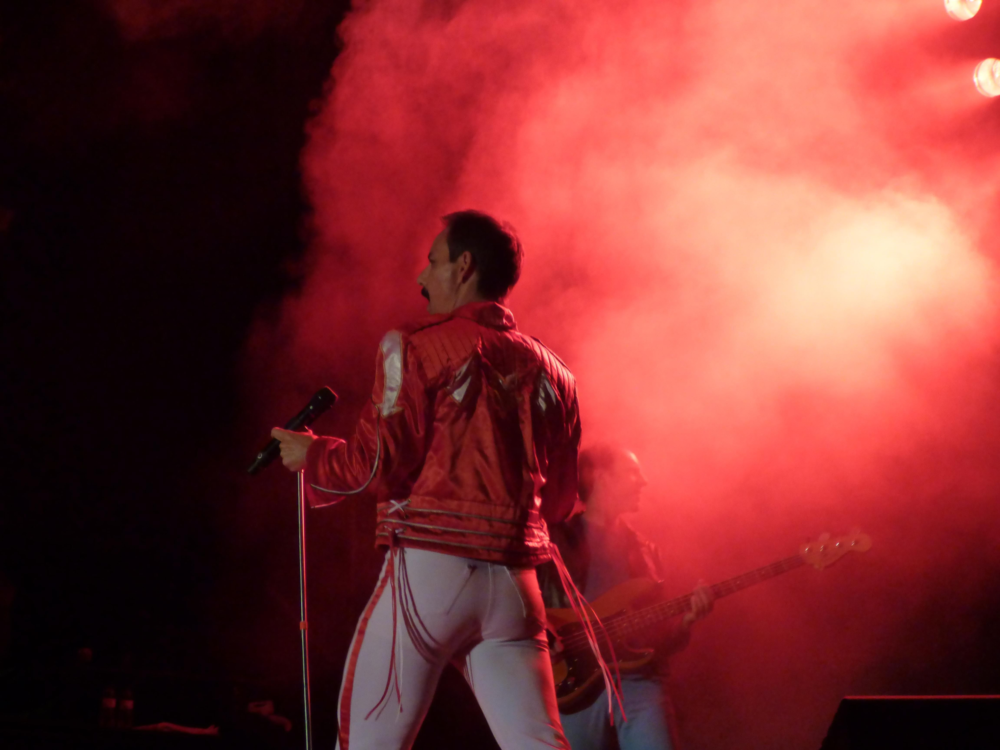 L'esperit de Freddie Mercury reviu a la Ciutadella de Roses