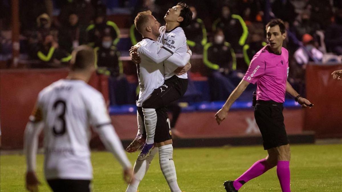 Kang-in celebra su gol ante el Yeclano