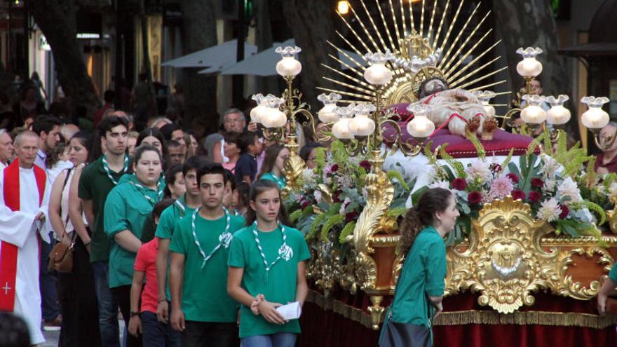 Un castillo de fuegos cierra la Festa Major de Dénia