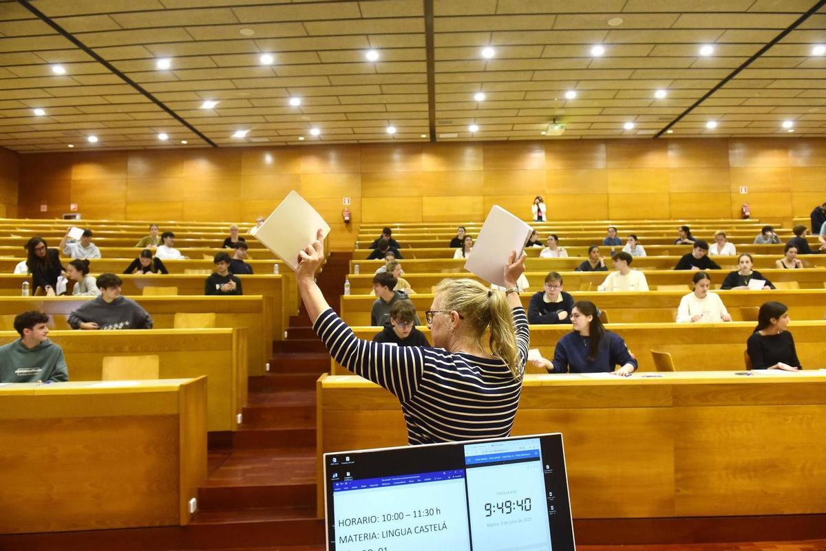 Primer día de selectividad en Galicia 2025.