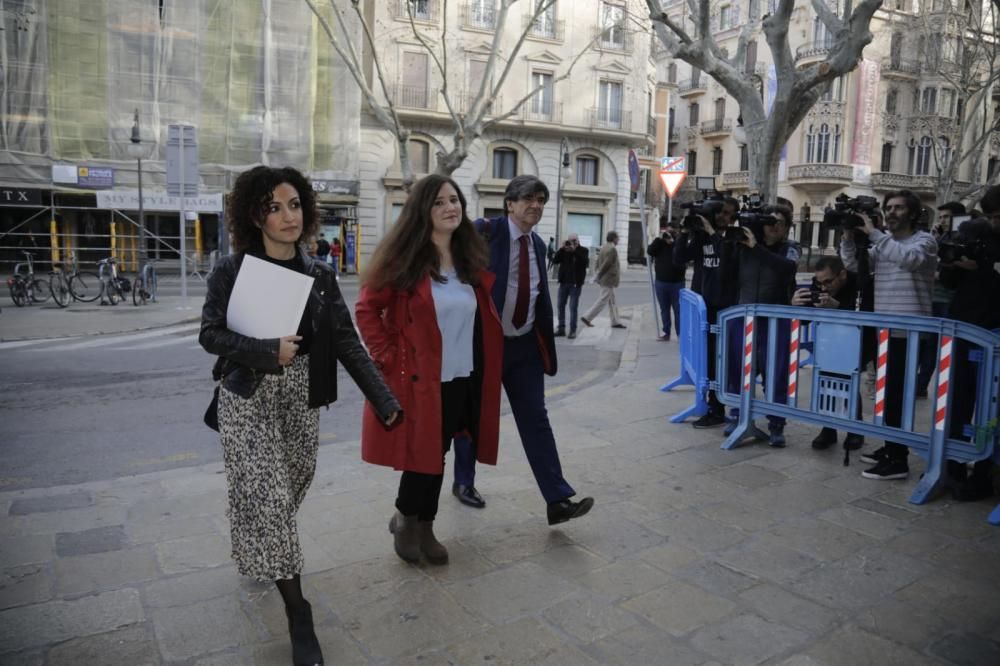 Blanca Pou, periodista de Europa Press, llegando al juicio.